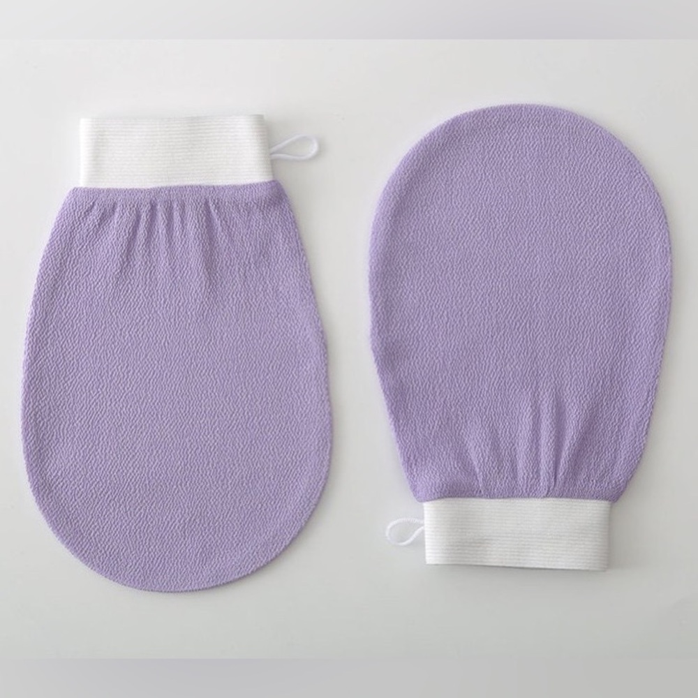 2 Deep Exfoliating Gloves Body Scrub in Purple